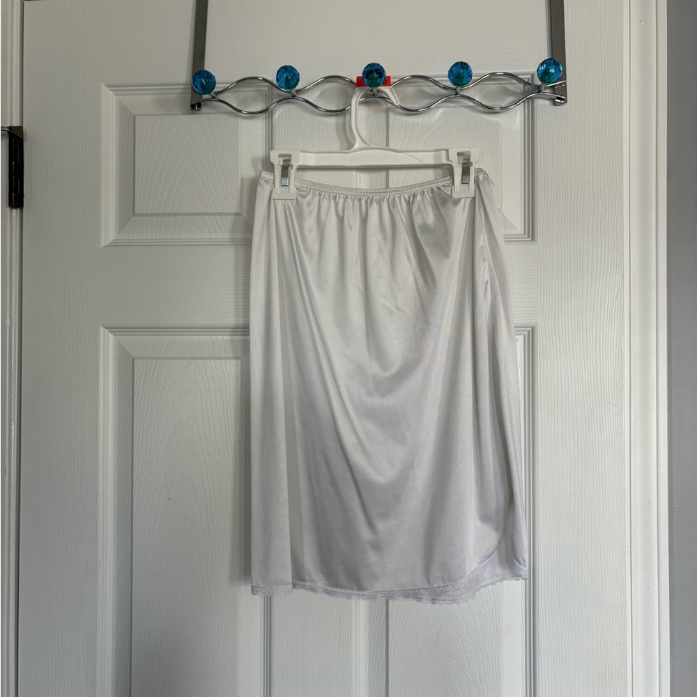 Vassarette White Midi Skirt